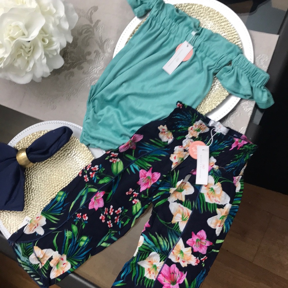 Baileys Blossoms Top and Pants Set NWT